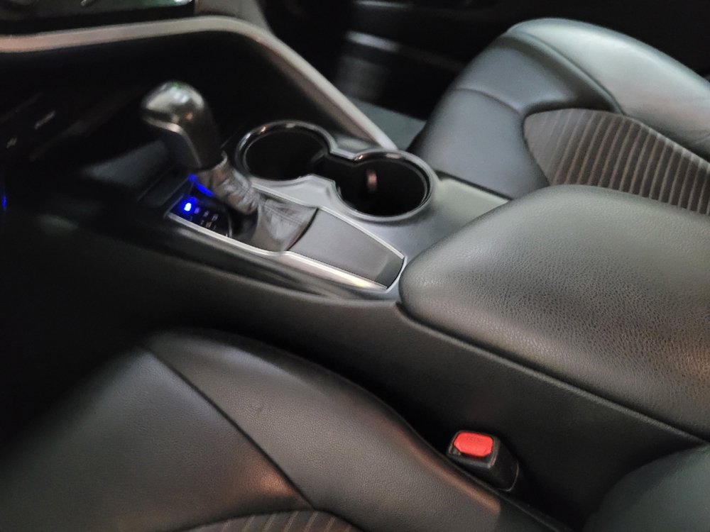 Used 2020 Toyota Camry SE FWD image 26