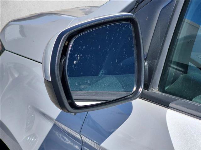 Used 2022 Ford Edge ST-Line w/ Class II Trailer Tow Package AWD/4WD image 15