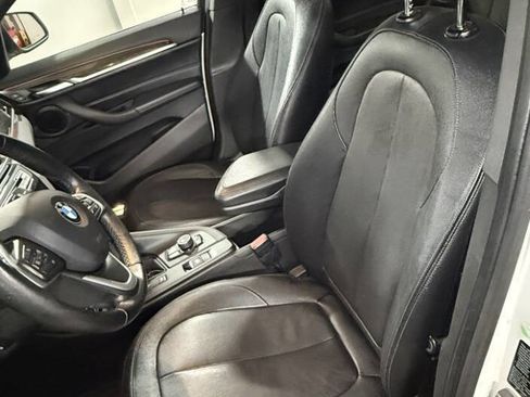 Used 2017 BMW X1 xDrive28i image 11