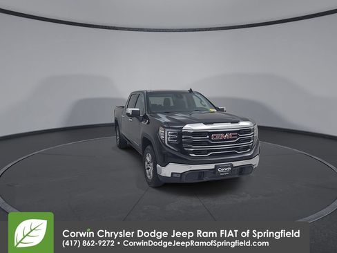 Used 2025 GMC Sierra 1500 SLT AWD/4WD image 4