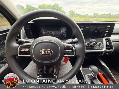 Used 2021 Kia Sorento LX FWD image 14