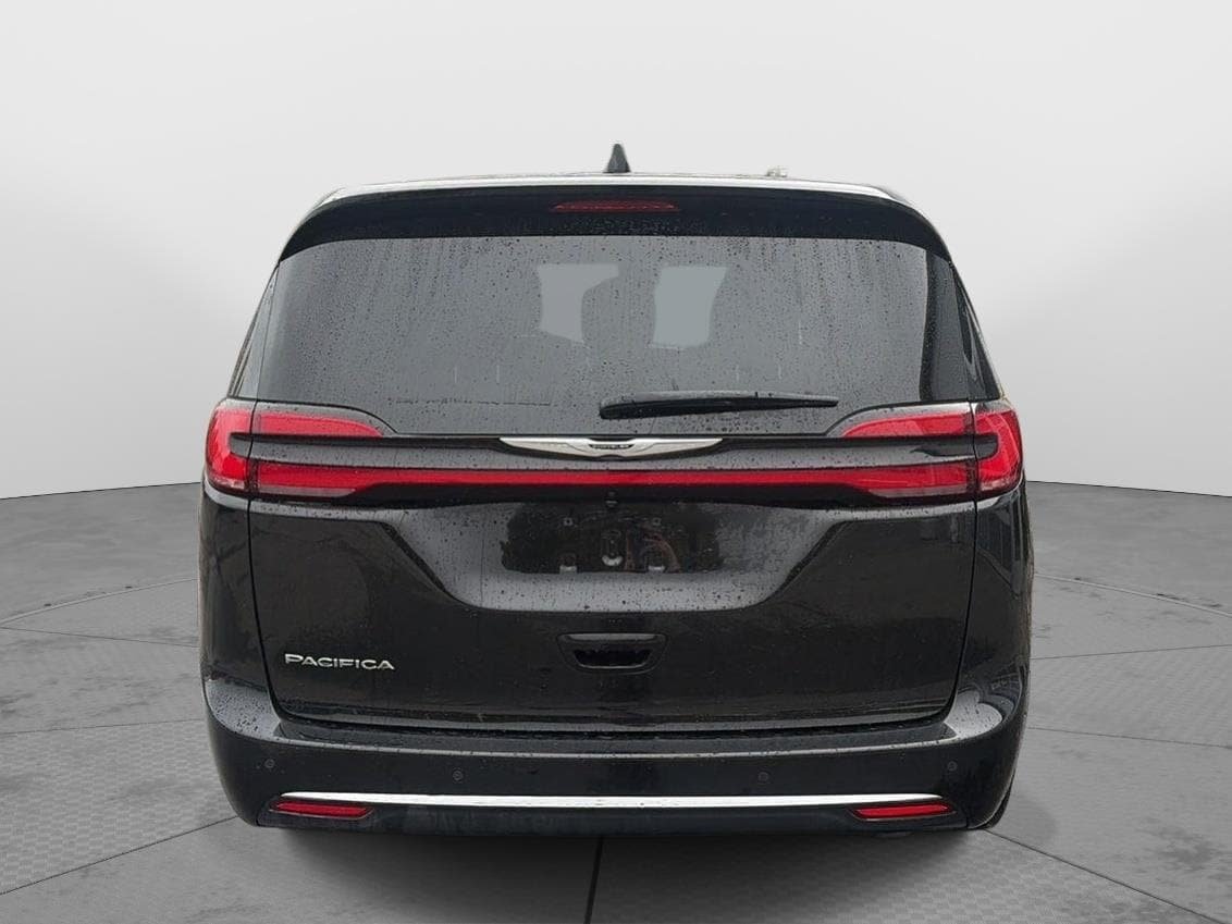 Used 2026 Chrysler Pacifica Select FWD image 6