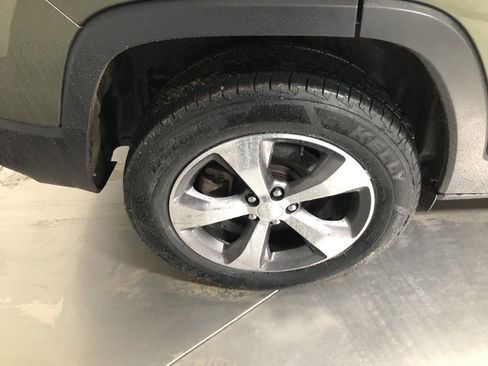 Used 2020 Jeep Cherokee Limited image 10