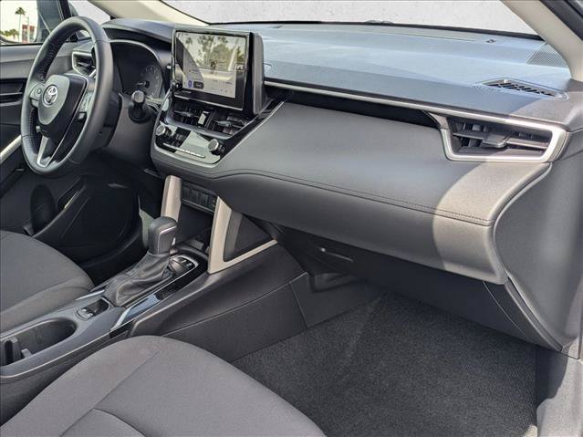 Used 2025 Toyota Corolla Cross LE FWD image 20