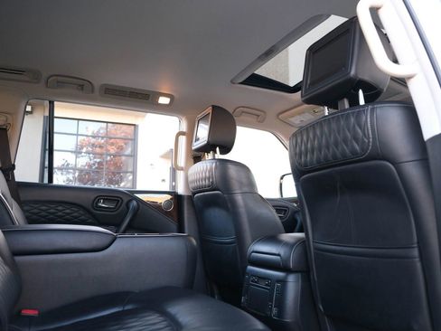 Used 2018 INFINITI QX80 4WD w/ Deluxe Technology Package image 29