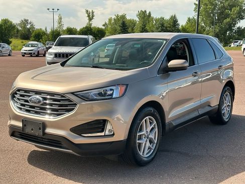 Used 2021 Ford Edge SEL w/ Convenience Package AWD/4WD image 4
