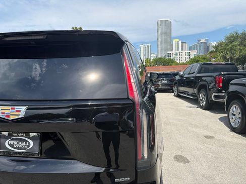 Used 2024 Cadillac Escalade ESV Sport w/ LPO, Floor Liner Package RWD image 17