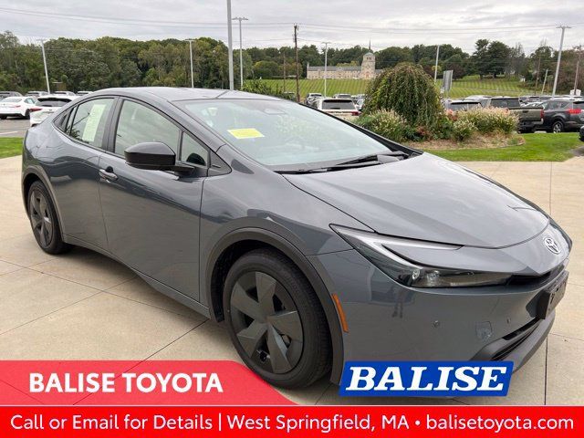 Used 2025 Toyota Prius LE FWD image 1