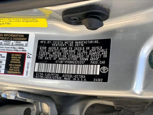 Used 2017 Toyota Camry XSE image 32