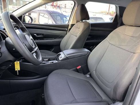 Used 2022 Hyundai Tucson SE image 17