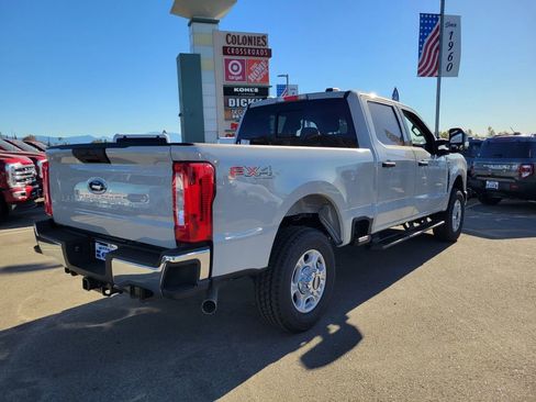 New 2026 Ford F250 XLT w/ FX4 Off-Road Package image 4