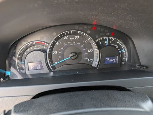 Used 2013 Toyota Camry XLE w/ Convenience Pkg FWD image 17