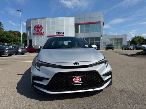 Used 2023 Toyota Corolla SE w/ Carpet Mat Package (TMS) FWD image 11