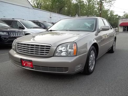 Used 2004 Cadillac De Ville image 1