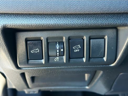 Used 2025 Subaru Outback Premium w/ Popular Package #1A AWD/4WD image 35