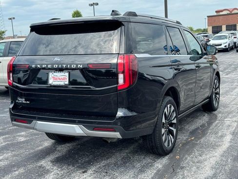 Used 2025 Ford Expedition Platinum w/ Driver's Package AWD/4WD image 3