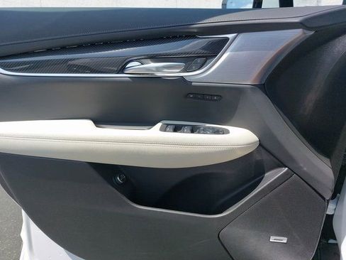 Used 2025 Cadillac XT6 Sport w/ LPO, Floor Liner Package image 31