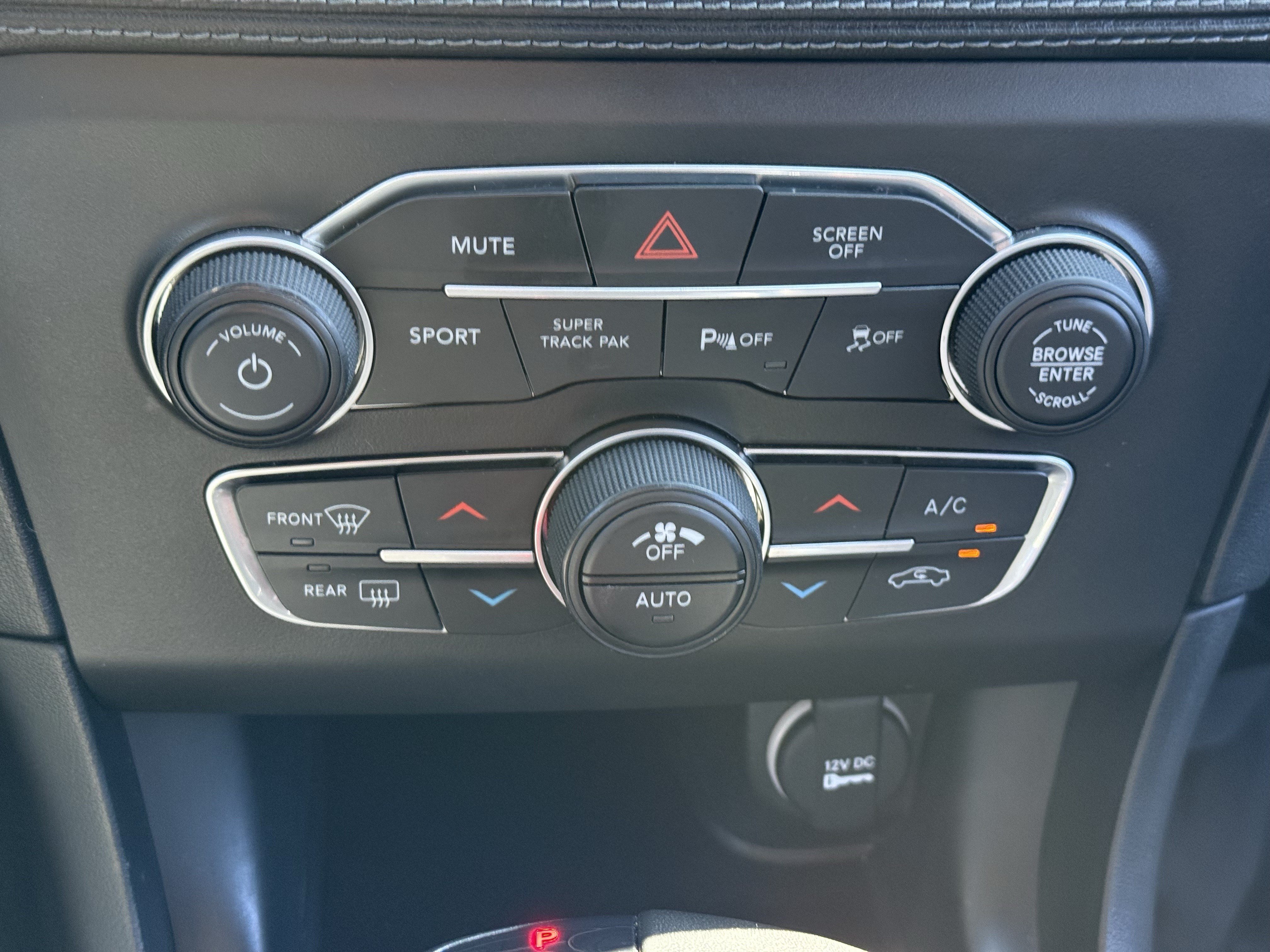 Used 2022 Dodge Charger R/T w/ Plus Group RWD image 26