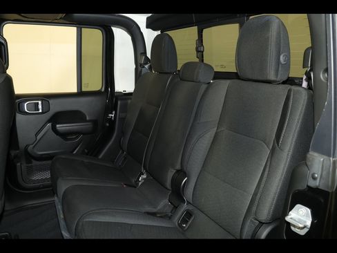 Used 2021 Jeep Gladiator Sport image 26