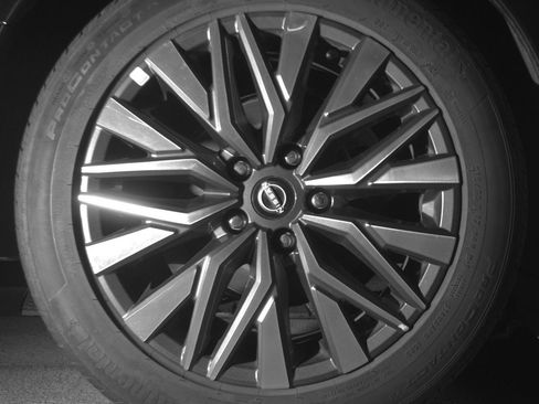 Used 2025 Nissan Altima 2.5 SV FWD image 15