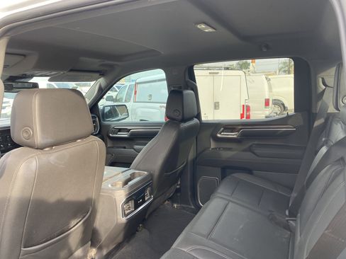 Used 2022 GMC Sierra 1500 SLT w/ SLT Convenience Package image 19