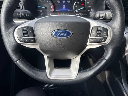 Certified 2022 Ford Explorer XLT w/ Class IV Trailer Tow Package AWD/4WD image 24
