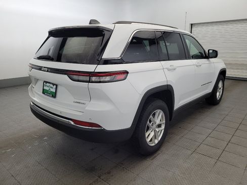 Used 2022 Jeep Grand Cherokee Laredo w/ Luxury Tech Group I AWD/4WD image 9
