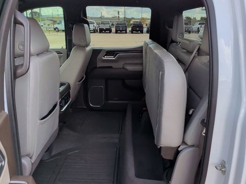 Used 2023 GMC Sierra 1500 SLT w/ SLT Premium Package AWD/4WD image 39