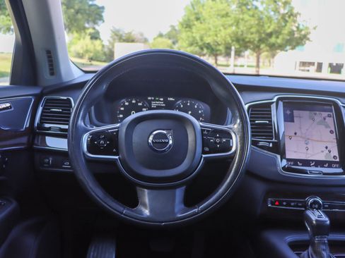 Used 2016 Volvo XC90 T6 Momentum w/ Momentum Plus Package AWD/4WD image 32