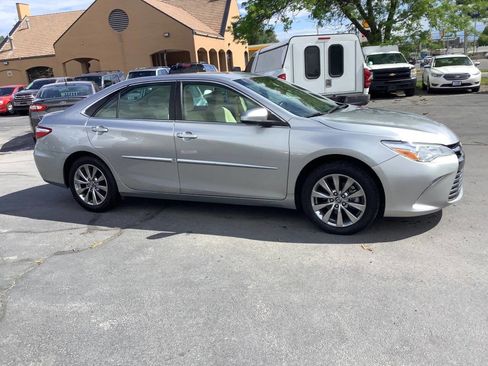Used 2017 Toyota Camry XLE FWD image 9