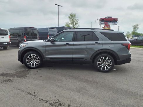 New 2025 Ford Explorer ST-Line w/ Premium Package image 6