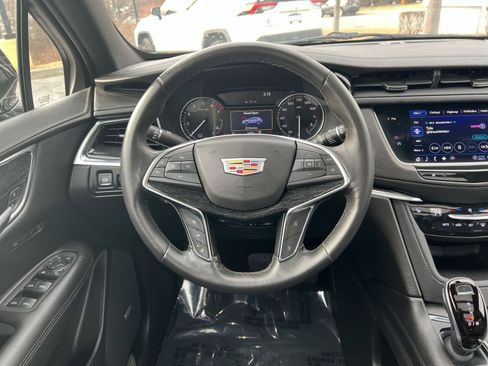 Used 2022 Cadillac XT5 Premium Luxury image 16