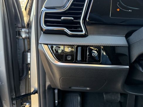 New 2025 Kia Sportage LX image 18