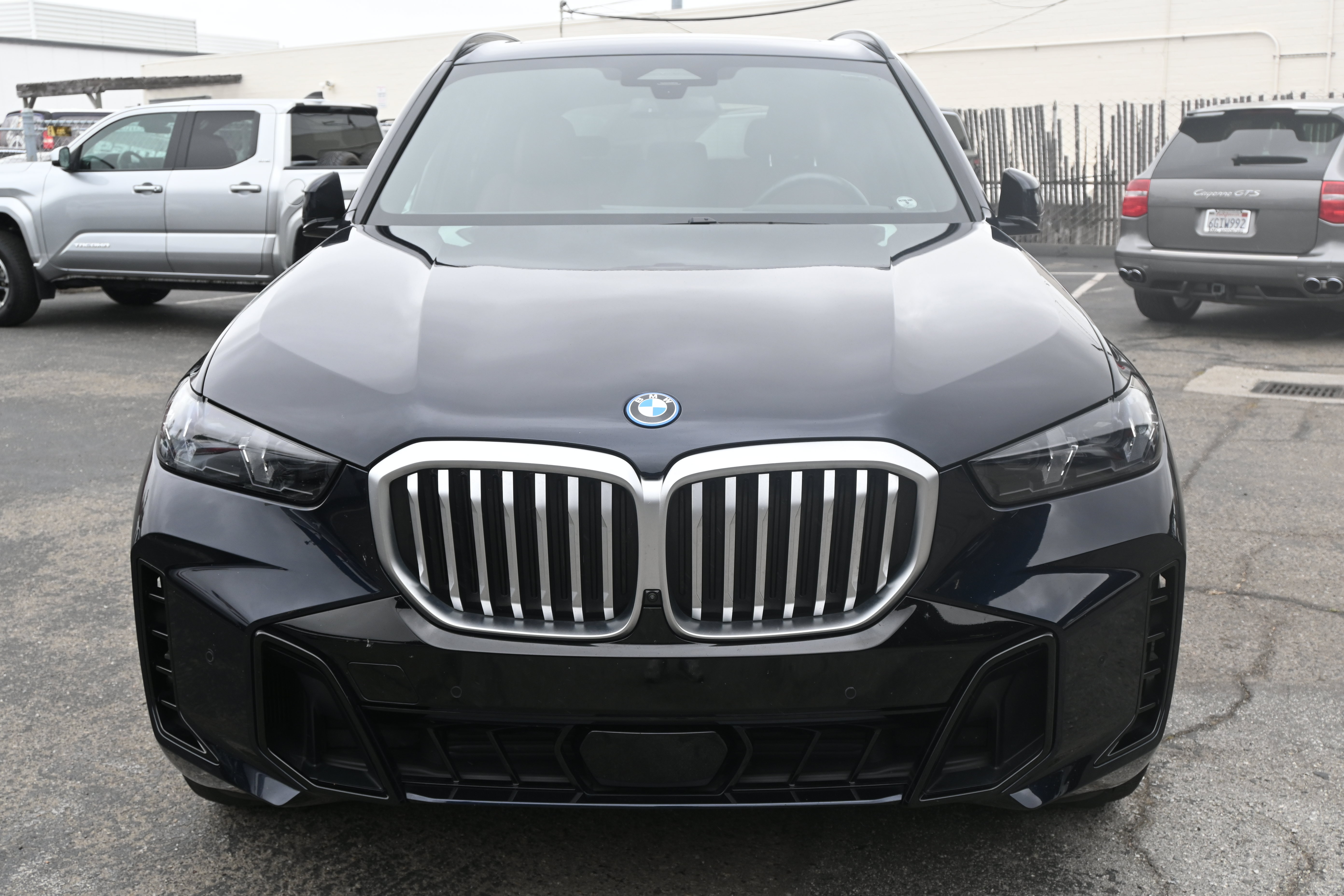 Used 2024 BMW X5 xDrive50e w/ M Sport Package AWD/4WD image 3