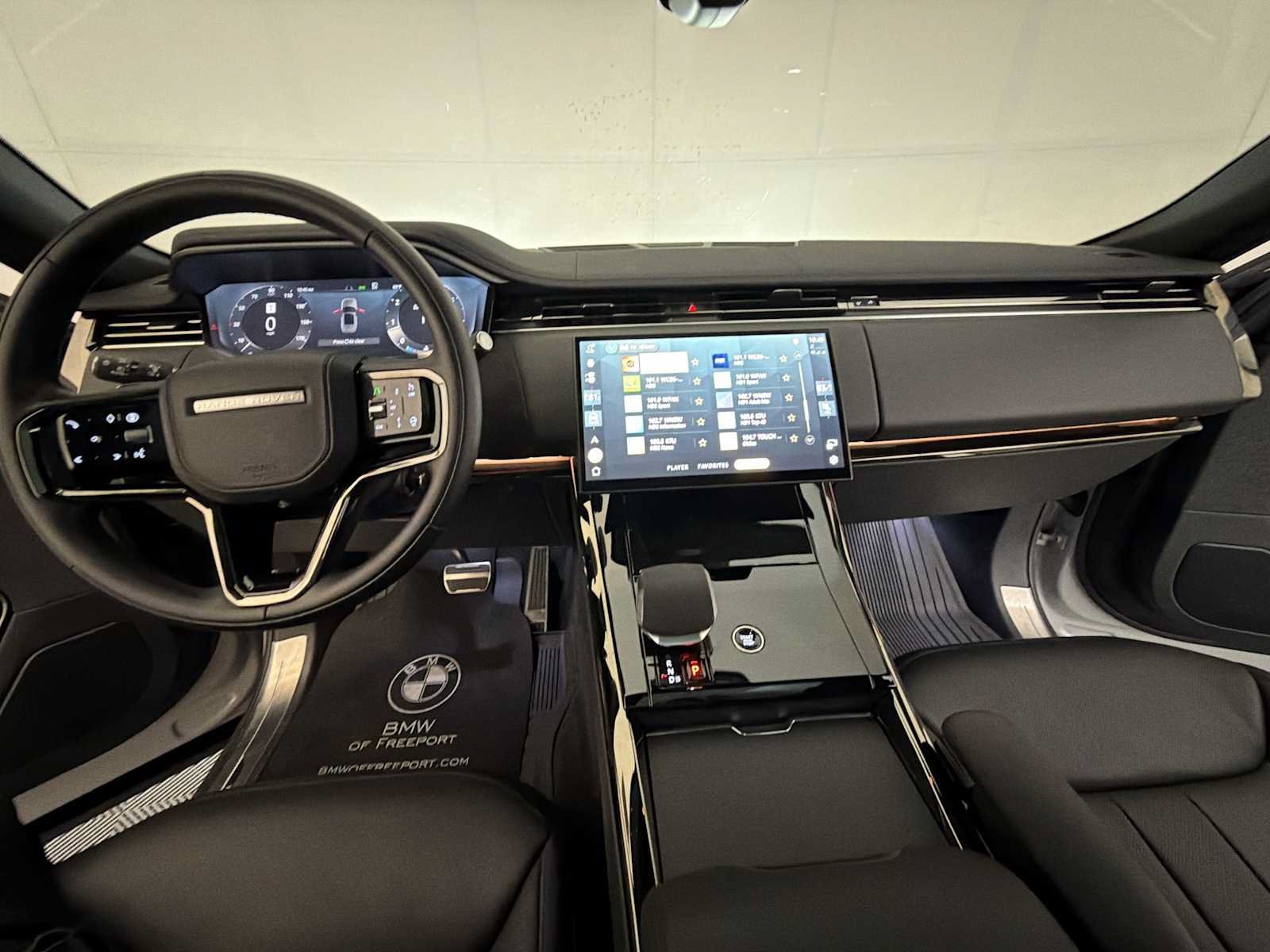 Used 2025 Land Rover Range Rover Sport Dynamic SE AWD/4WD image 14