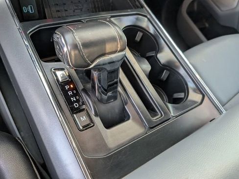 Used 2023 Ford F150 Lariat w/ Trailer Tow Package image 31