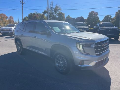 Used 2025 GMC Acadia Elevation image 7