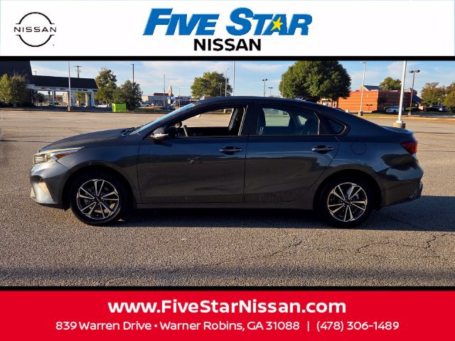 Used 2024 Kia Forte LXS w/ LXS Technology Package FWD image 4