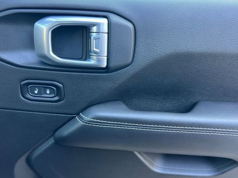 Used 2023 Jeep Wrangler Unlimited Sahara image 20