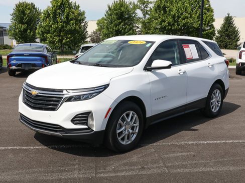 Used 2024 Chevrolet Equinox LT AWD/4WD image 2
