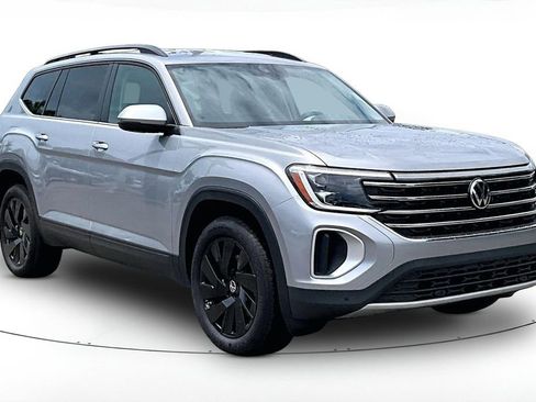 Certified 2026 Volkswagen Atlas SE w/ Black Wheel Package AWD/4WD image 1