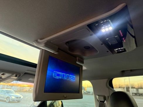 Used 2015 Cadillac Escalade Premium image 18