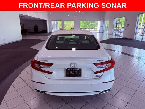 Used 2020 Honda Accord Touring image 6
