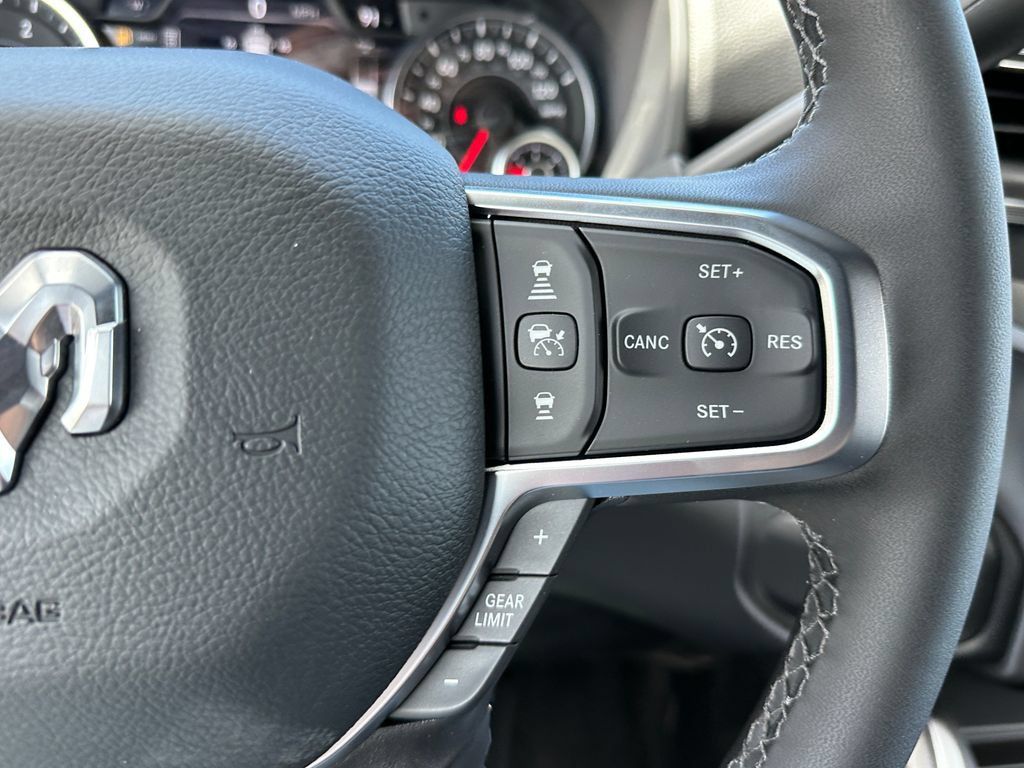 New 2026 RAM 2500 Big Horn AWD/4WD image 22