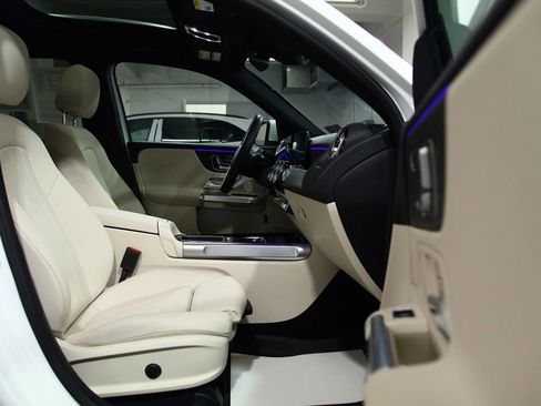 Certified 2025 Mercedes-Benz GLB 250 4MATIC image 22