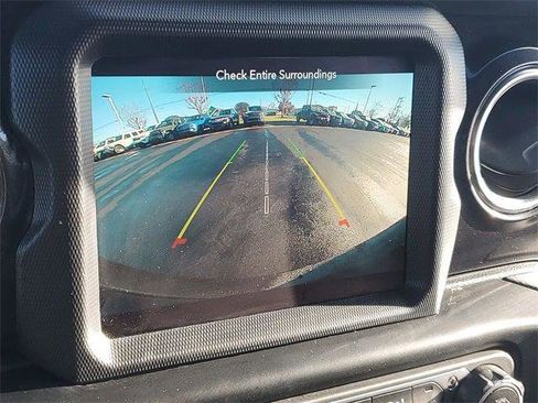 Certified 2021 Jeep Wrangler Unlimited Sahara image 28