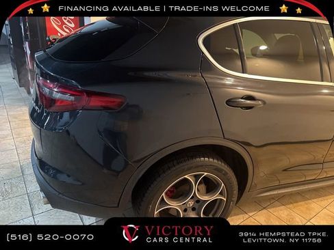 Used 2018 Alfa Romeo Stelvio AWD image 10