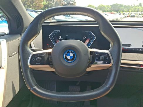 Used 2024 BMW iX xDrive50 w/ Premium Package AWD/4WD image 19