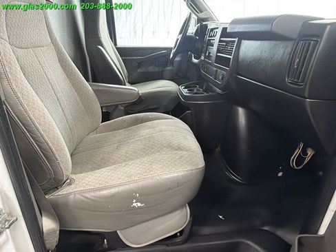 Used 2016 Chevrolet Express 3500 RWD image 21