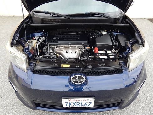 Used 2015 Scion xB FWD image 18